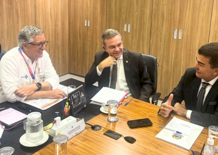 Marçal entrega projetos em audiência com ministro da Saúde em Brasília