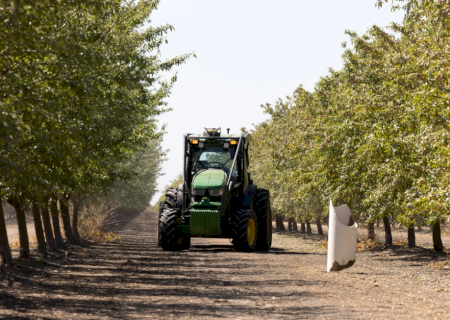 Venda de tratores atinge 3,2 mil unidades e sobe 15,9% em fevereiro