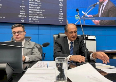 Zé Teixeira solicita infraestrutura para bairros de Dourados