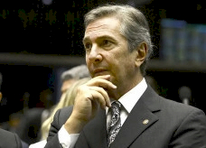 Ex-presidente Fernando Collor é preso em Maceió após determinação de Moraes