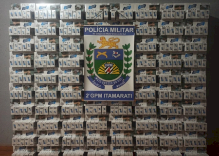 Polícia apreende veículo com 800 pacotes de cigarros contrabandeados