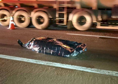 Mulher morre em colisão entre motocicleta e Fiat Toro na BR-163 em Dourados