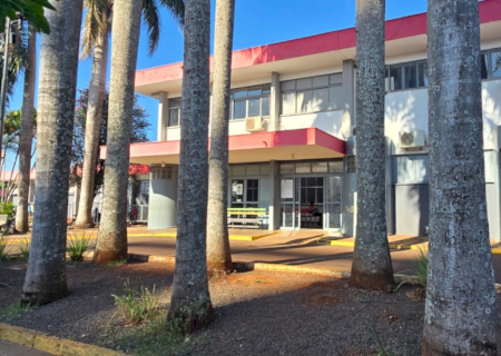 Homem morre no hospital um mês após ser encontrado ferido por golpes de faca