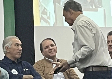 Reinaldo diz que ainda não é hora de 'atropelar' eleições