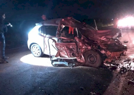 Colisão entre Hilux e Gol deixa três feridos, entre eles filho da prefeita de Aral Moreira