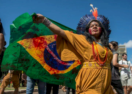 Ministra dos Povos Indígenas, Sonia Guajajara, estará em Dourados nesta segunda-feira