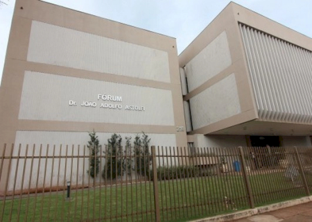 Mulher que chamou adolescente e policial de “macaco” é condenada a 2 anos e 5 meses de reclusão