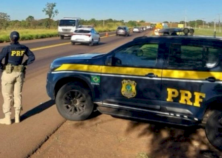 PRF encontra droga em mala de viagem e sob as roupas de passageira; casal foi preso