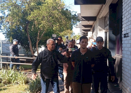 Rapaz confessa que matou a mãe com 5 facadas e é levado para Glória de Dourados