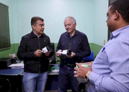 Escola Weimar Torres recebe câmeras e amplia segurança dos alunos