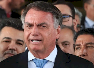 Bolsonaro nega tentativa de fuga e pede revogação da prisão domiciliar