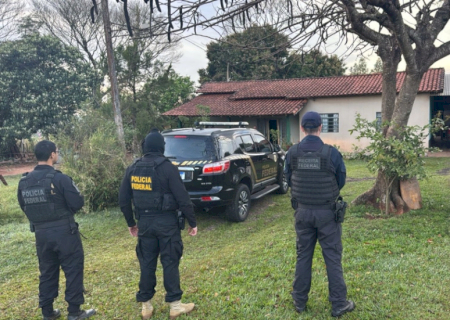 Receita e PF combatem grupo que atua no contrabando e tráfico de armas