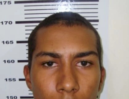 Homem esfaqueia mulher e morre baleado ao tentar agredir policiais militares