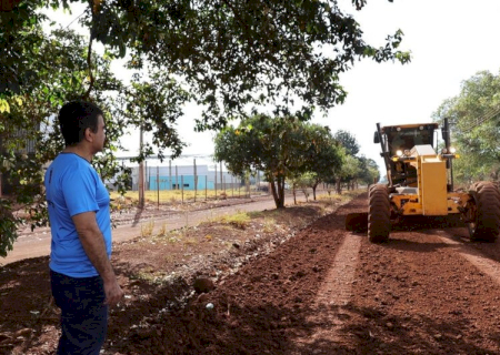Prefeitura inicia cascalhamento das ruas da Sitioca Ouro Fino