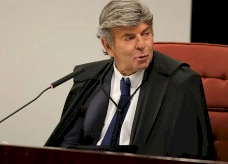 Fux vota para anular ação penal sobre golpe por cerceamento de defesa