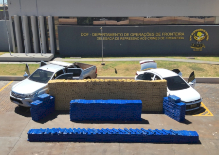 Motoristas do tráfico abandonam Hilux e HB20 com 3,3 toneladas de drogas na fronteira
