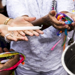 Tribunal mantém indenização a trabalhador vítima de preconceito sexual e religioso