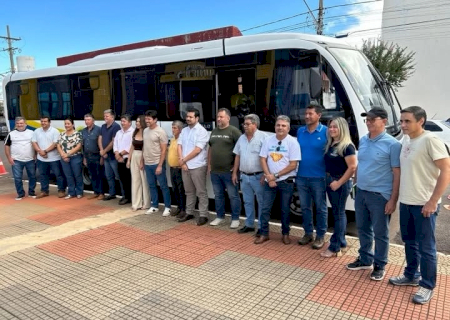 Moradores acusam prefeitura de desvio de finalidade de ônibus para tratamento de câncer