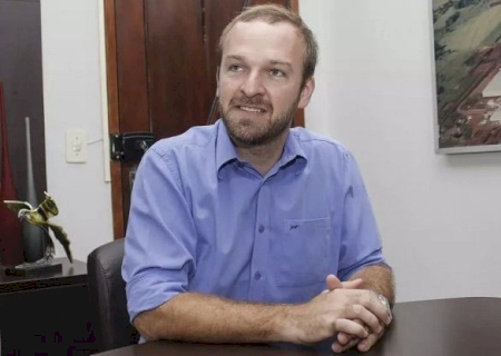 Com tornozeleira, prefeito ficará afastado no mínimo até janeiro