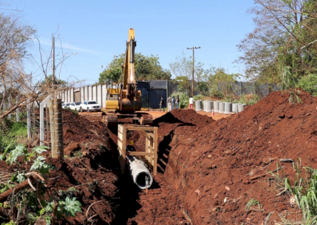 Marçal Filho dá início às obras de drenagem e asfalto no Jardim Laranja Doce