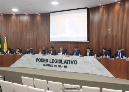 Vereadora perde mandato após votar com oposição e conseguir cargo de destaque em Câmara