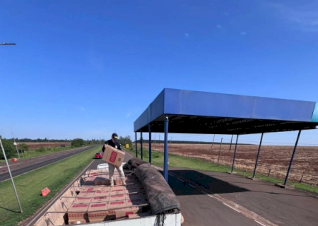 Homem tenta fugir, mas é preso com 40 mil pacotes de cigarros na BR-163