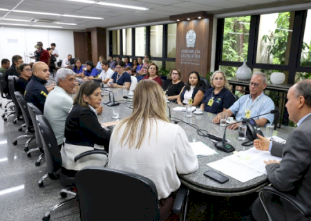 Entidades pedem revogação de decreto federal sobre educação inclusiva durante audiência na Assembleia