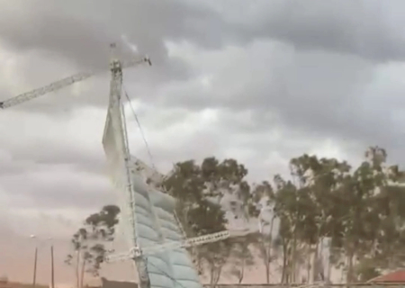 Vendaval causa estragos no parque de exposições de Naviraí