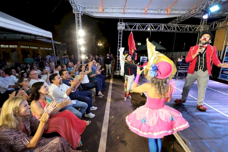 Em Noite Cultural, Prefeitura assina ordem de serviço para novo Teatro Municipal de Dourados
