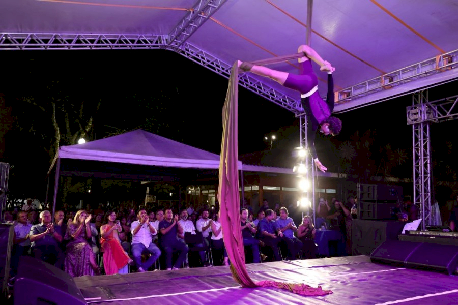 Em Noite Cultural, Prefeitura assina ordem de serviço para novo Teatro Municipal de Dourados