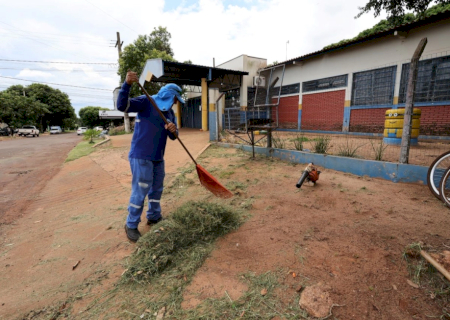 Prefeitura inicia limpeza de escolas e Centros de Educação Infantil para abrir ano letivo
