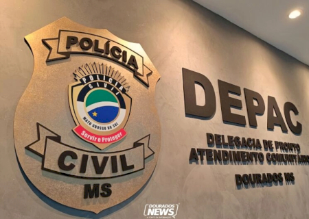 Homem agride adolescente 'do nada' e quebra algemas ao resistir prisão em Dourados