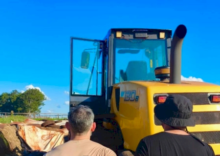 Polícia recupera em Caarapó pá carregadeira furtada em dezembro de 2025