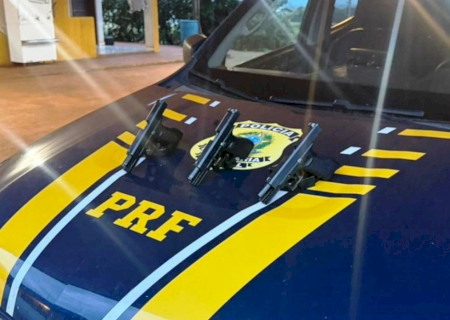 Carioca do Comando Vermelho é presa levando três pistolas para o Rio de Janeiro