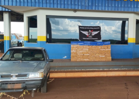 Motorista abandona carro e deixa 'colega' com 437 quilos de maconha na MS-164