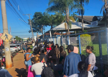 Com prefeitura quebrada, 1,1 mil desempregados entram na fila a espera de emprego do PRIMT