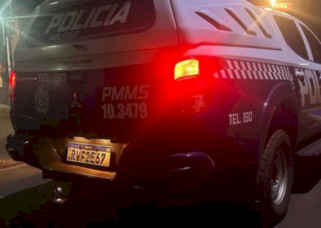 Mulher trans é espancada e marcada com suástica; casal e o companheiro dela são presos