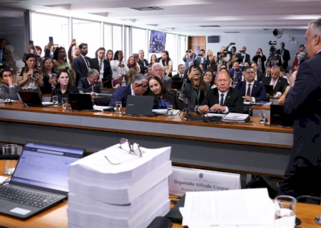 Relatório da CPMI do INSS pede indiciamento de 216 pessoas