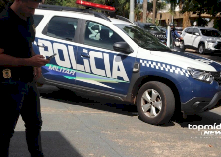 Traficante tenta fugir, bate em carros estacionados e acaba preso com arma e drogas no Montevideu