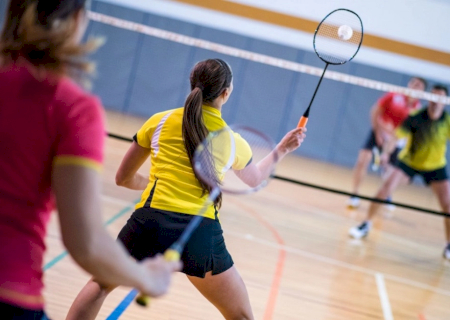 Prefeitura amplia oferta esportiva e abre novas turmas gratuitas de badminton no CSU