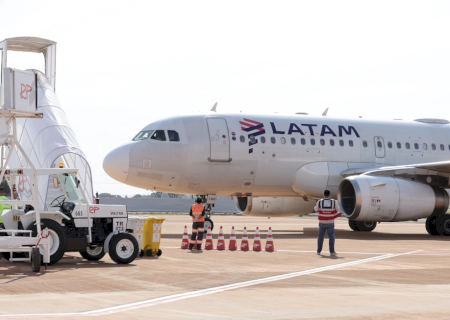 Latam transporta 6.098 passageiros em março e estreia voos diários nesta quarta-feira