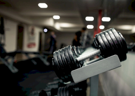 Projeto aprovado em comissão veta acesso de agressores de mulheres a academias