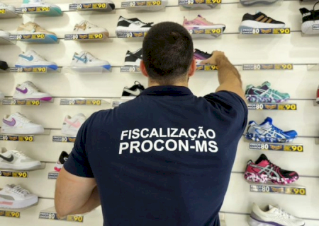 Mais de mil pares de tênis falsificados são apreendidos na Capital