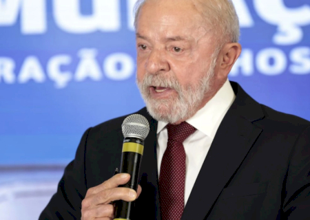 Lula inicia radioterapia após retirada de lesão no couro cabeludo