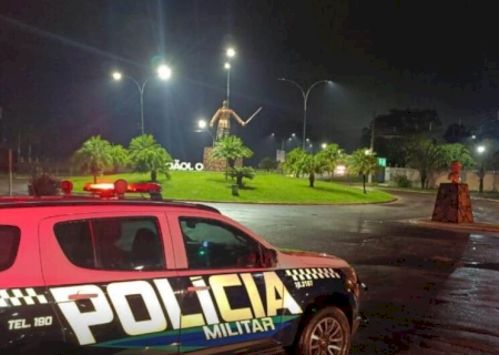 Menino de 4 anos é encontrado chorando e sozinho às margens de rodovia