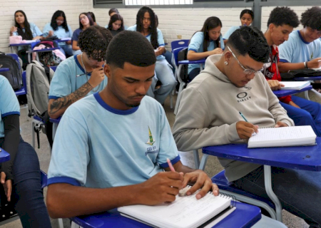 Pé-de-Meia: nascidos em novembro e dezembro recebem parcela de R$ 200