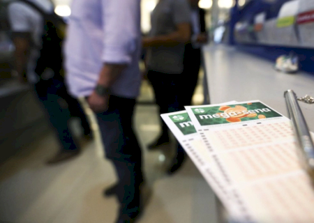 Mega-Sena acumula para R$ 50 milhões; confira os números sorteados