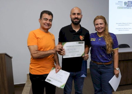 Prefeitura realiza capacitação e homenageia os profissionais de Educação Física