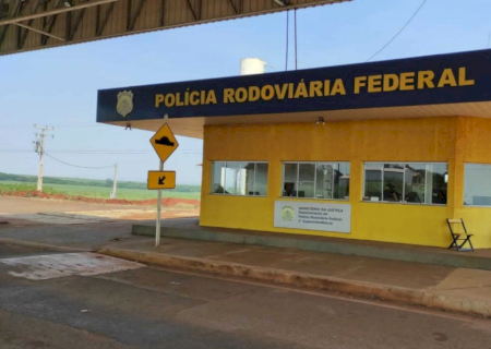PRF encontra cocaína preso ao corpo de passageira na BR-463