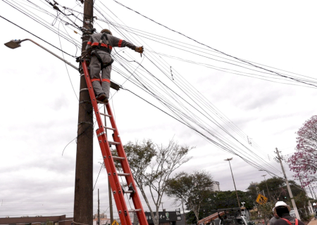 Prefeitura inicia projeto “Poste Limpo” em parceria com empresas nesta quarta-feira